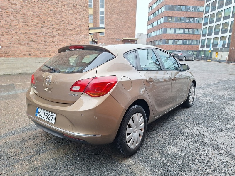 Opel Astra vaihtoauto