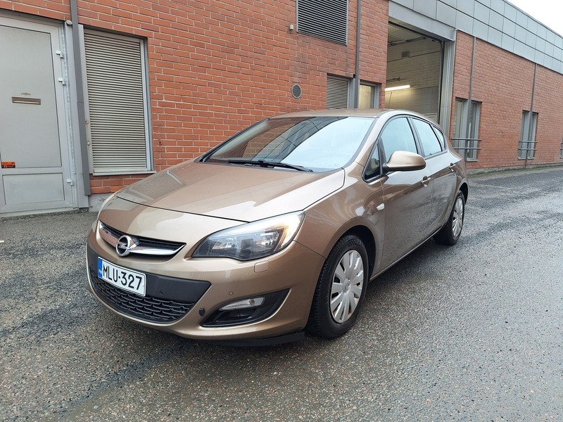 Opel Astra vaihtoauto