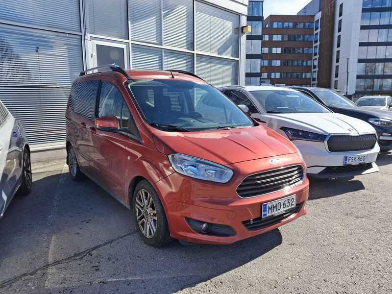 Ford Tourneo Courier vaihtoauto