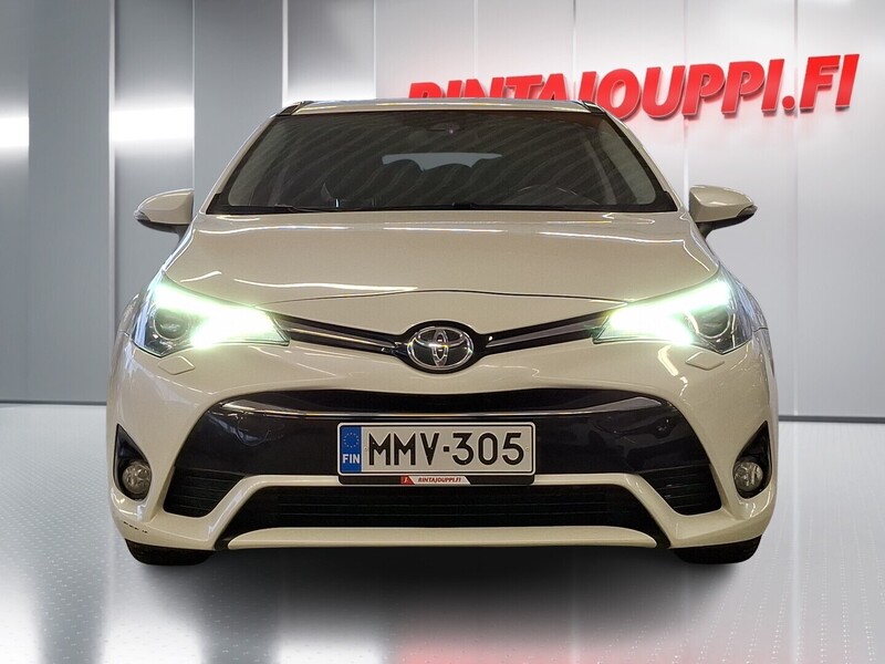 Toyota Avensis vaihtoauto