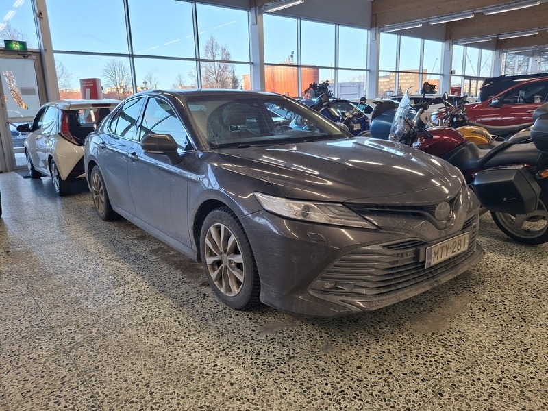 Toyota Camry vaihtoauto