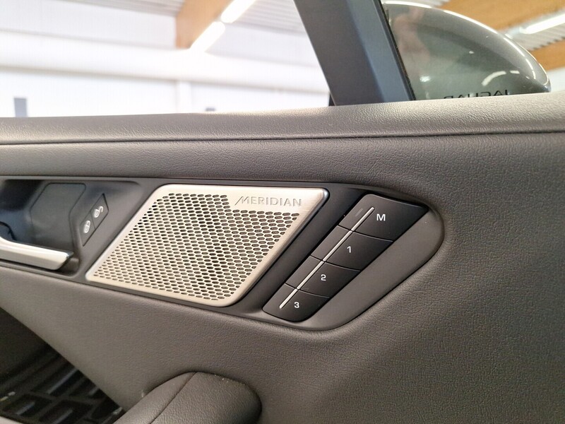 Jaguar I-PACE vaihtoauto