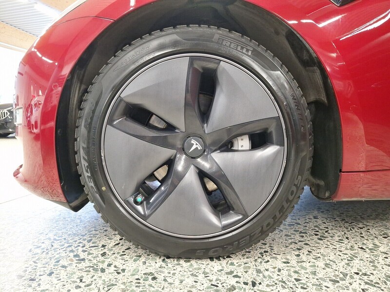 Tesla Model 3 vaihtoauto