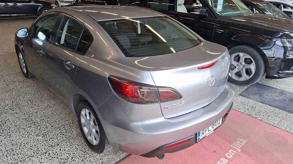 Mazda 3 vaihtoauto