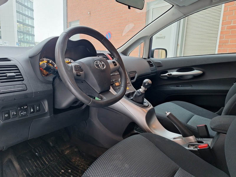 Toyota Auris vaihtoauto