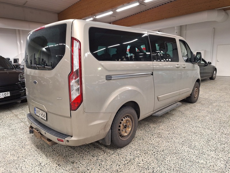 Ford Tourneo Custom vaihtoauto