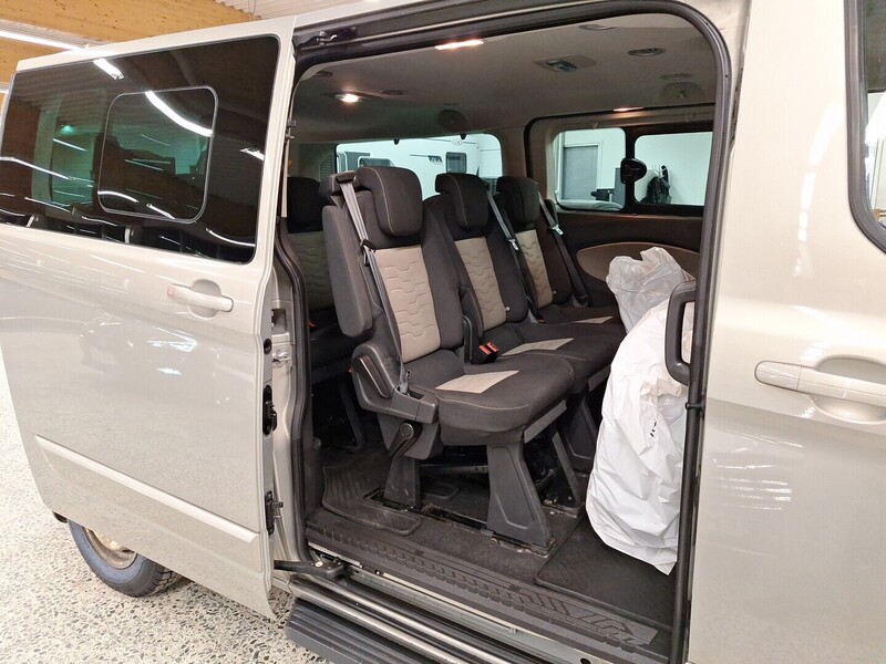 Ford Tourneo Custom vaihtoauto