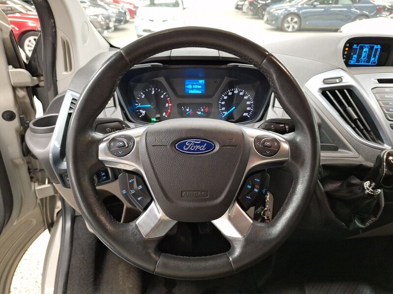 Ford Tourneo Custom vaihtoauto