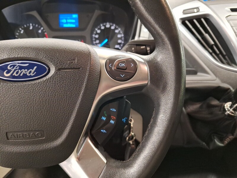 Ford Tourneo Custom vaihtoauto