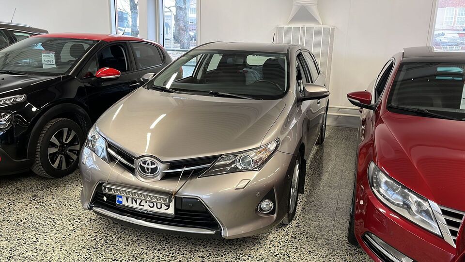 Toyota Auris vaihtoauto