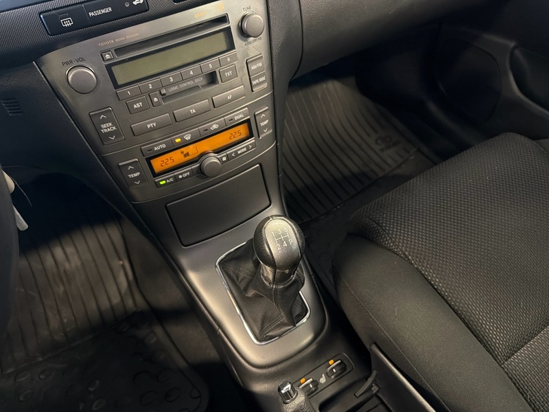 Toyota Avensis vaihtoauto