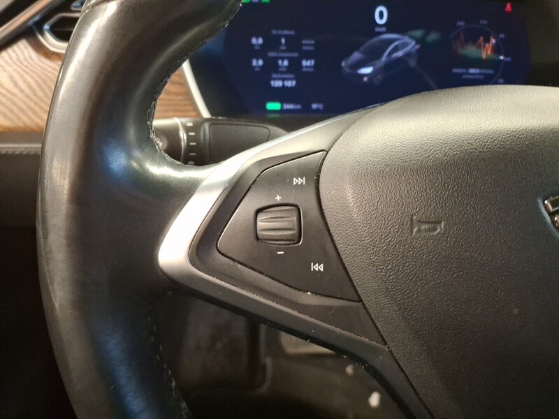 Tesla Model X vaihtoauto