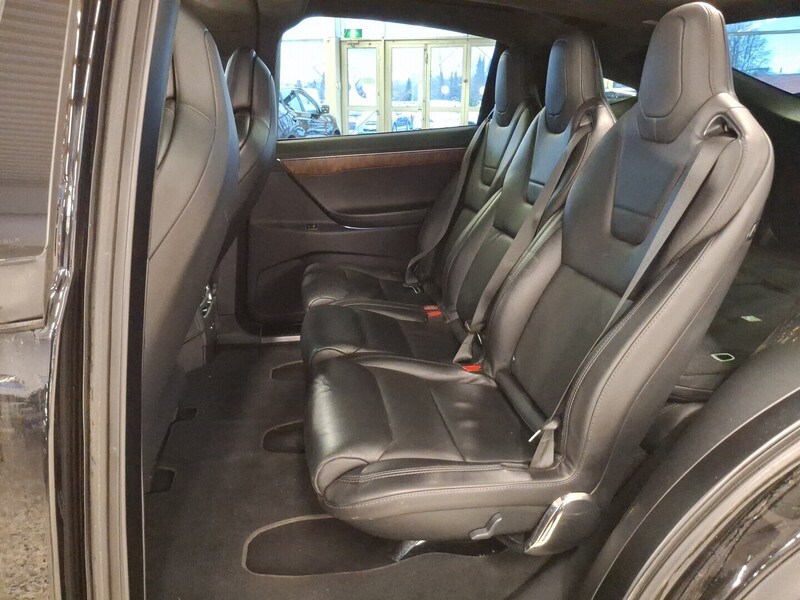 Tesla Model X vaihtoauto