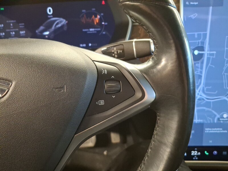 Tesla Model X vaihtoauto