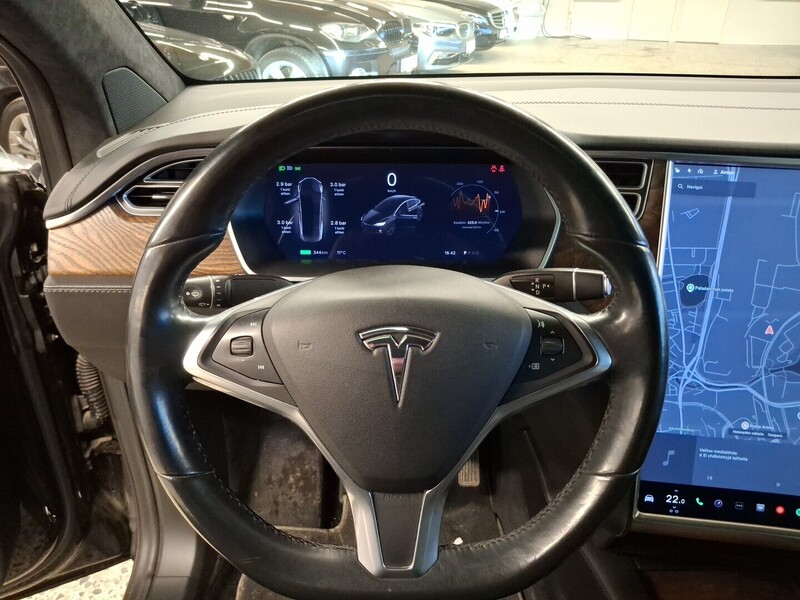 Tesla Model X vaihtoauto