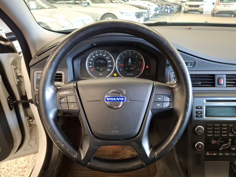 Volvo V70 vaihtoauto