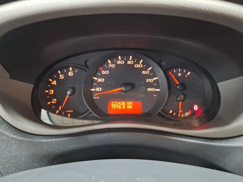 Nissan NV400 vaihtoauto