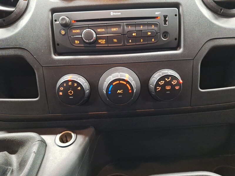 Nissan NV400 vaihtoauto