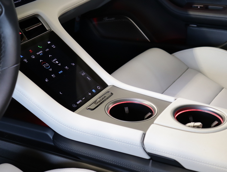 Porsche Taycan vaihtoauto