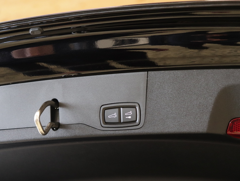 Porsche Taycan vaihtoauto