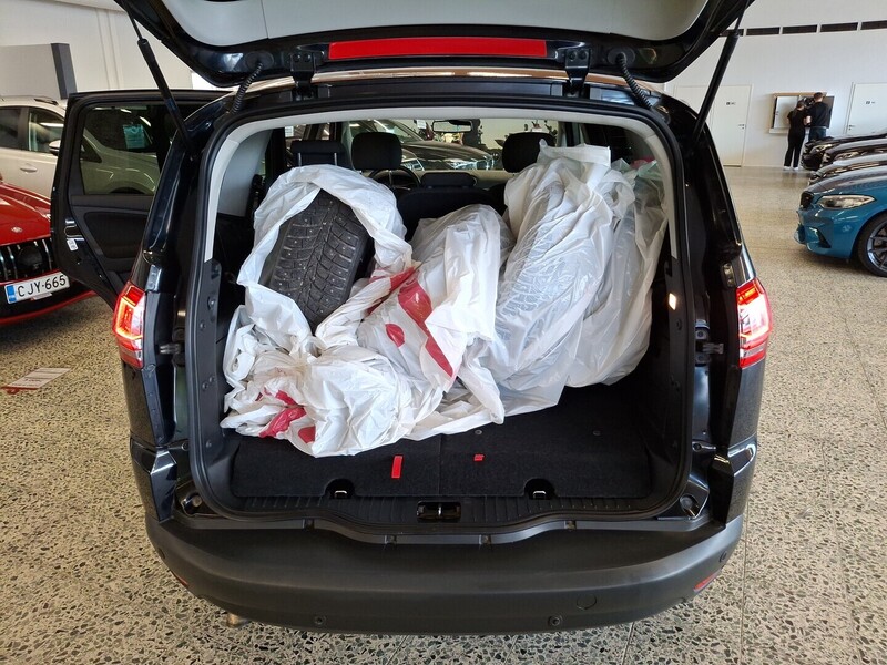 Ford S-MAX vaihtoauto