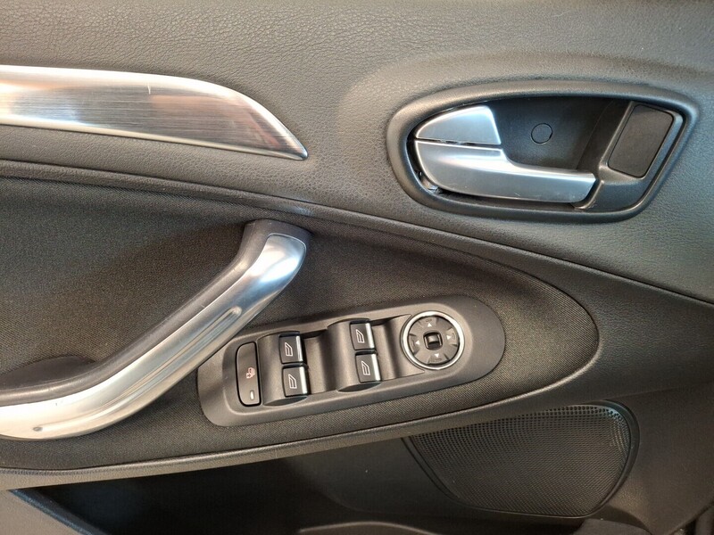 Ford S-MAX vaihtoauto