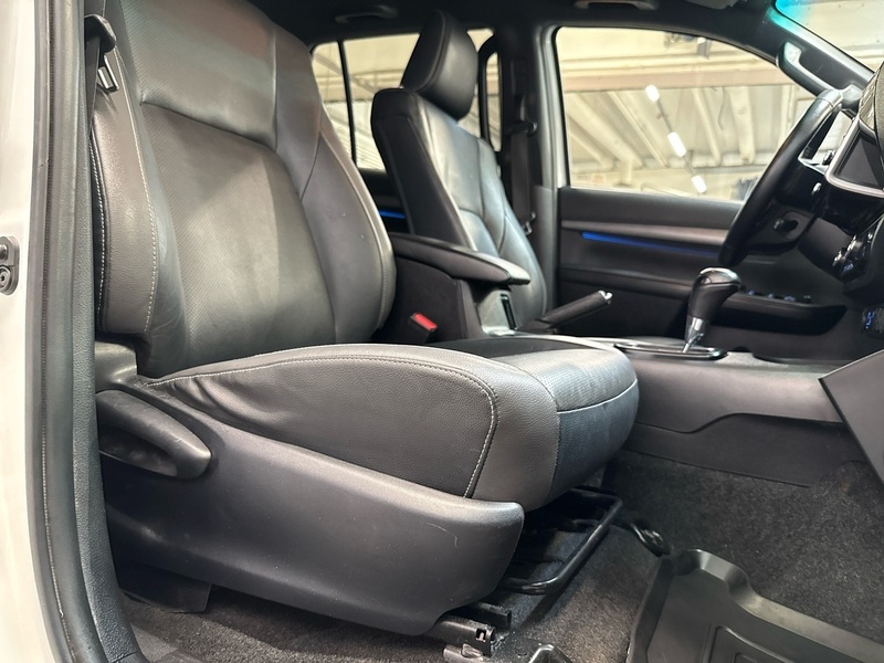 Toyota Hilux vaihtoauto