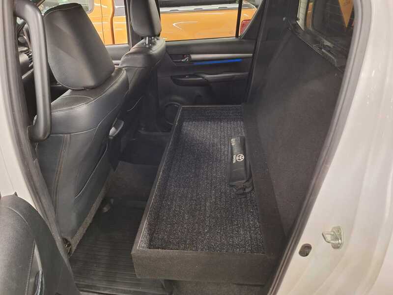 Toyota Hilux vaihtoauto