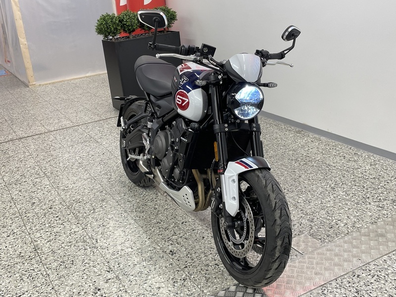 Triumph TR vaihtoauto