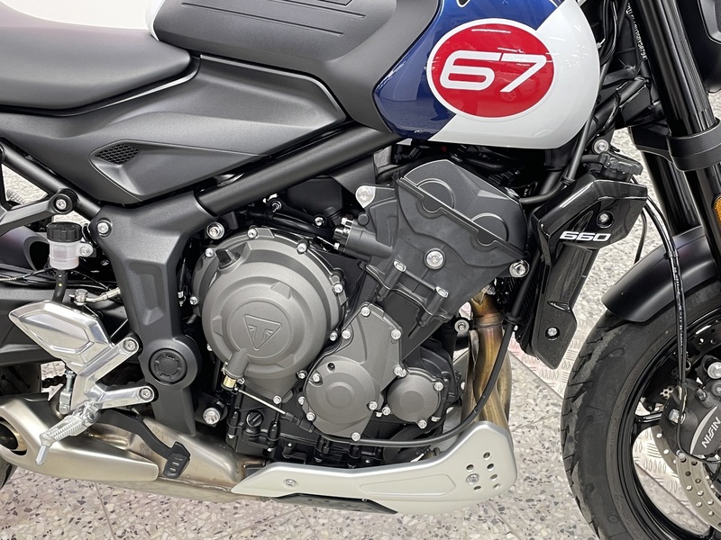 Triumph TR vaihtoauto