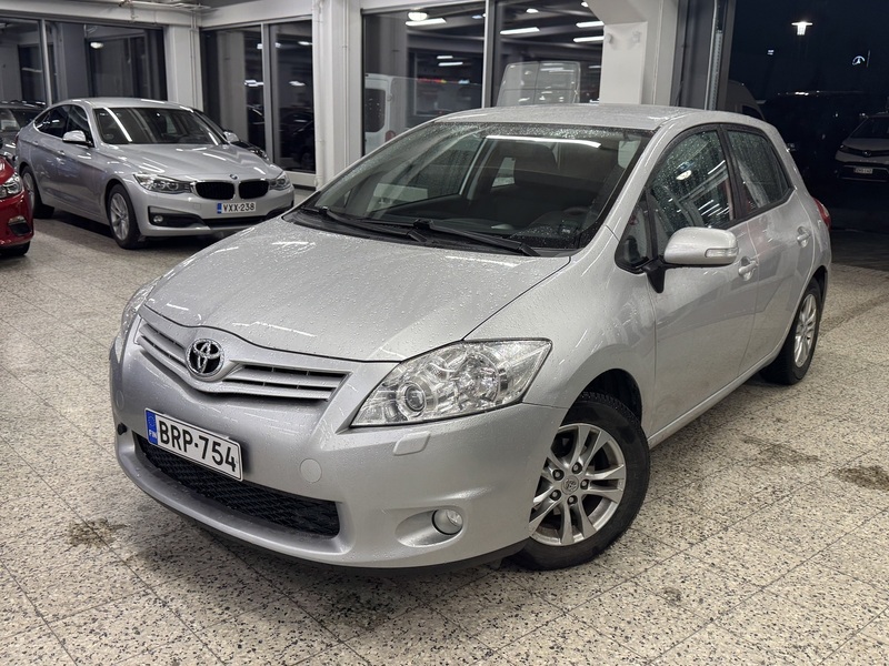 Toyota Auris vaihtoauto