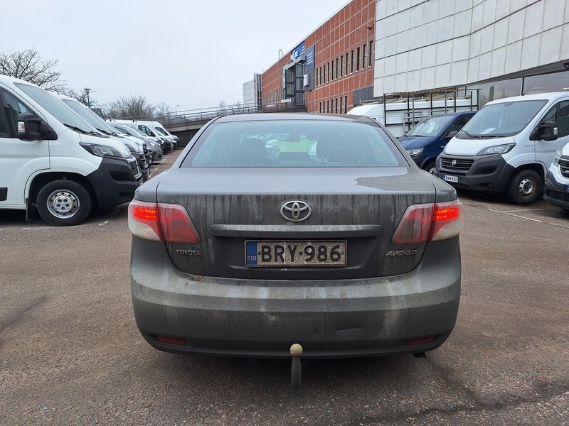 Toyota Avensis vaihtoauto