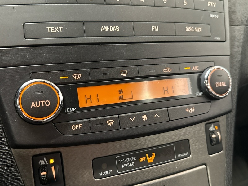 Toyota Avensis vaihtoauto