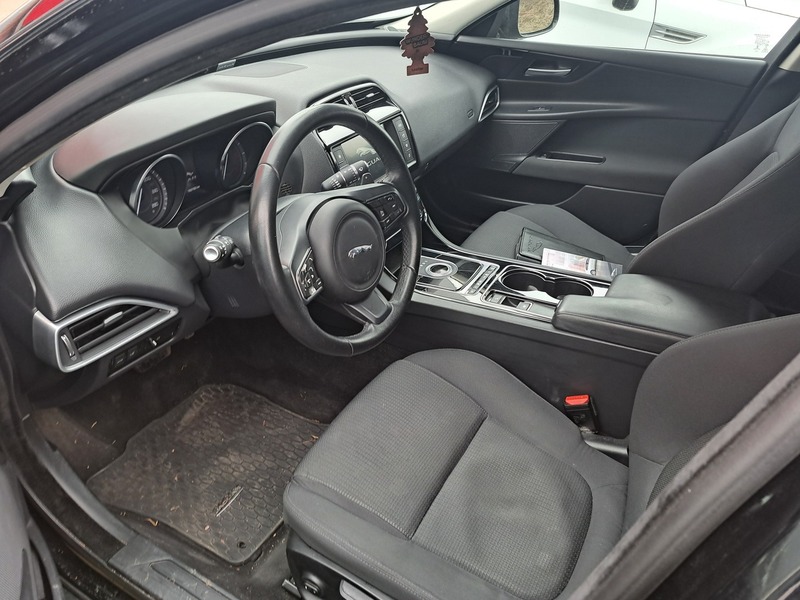 Jaguar XE vaihtoauto