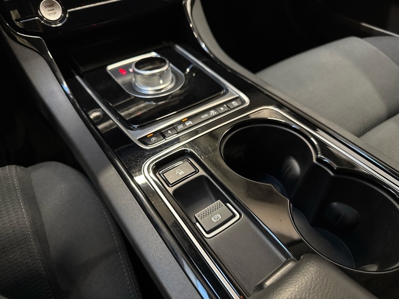 Jaguar XE vaihtoauto