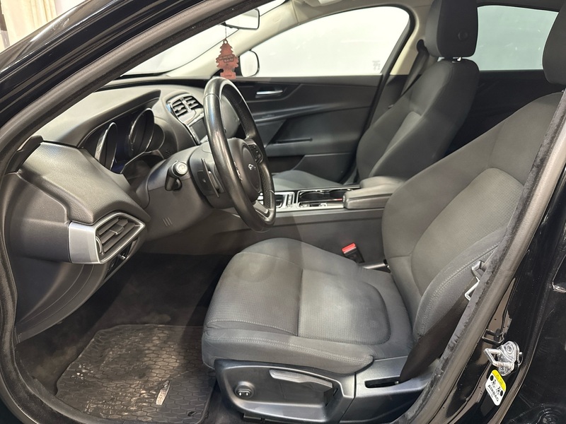 Jaguar XE vaihtoauto