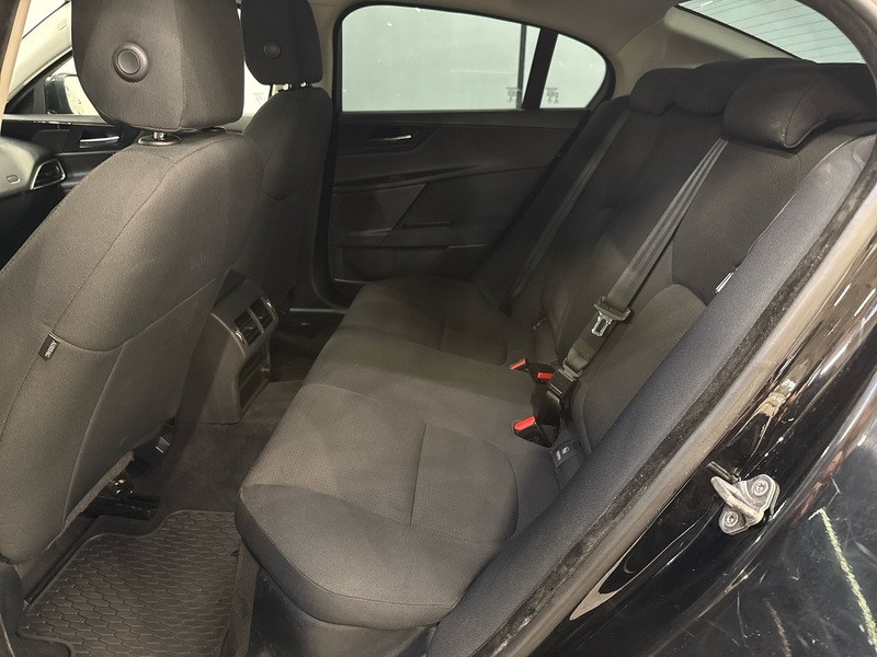 Jaguar XE vaihtoauto