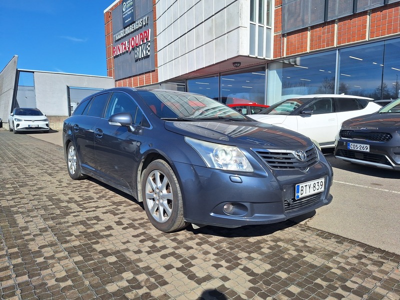 Toyota Avensis vaihtoauto
