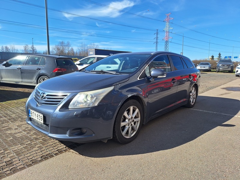 Toyota Avensis vaihtoauto