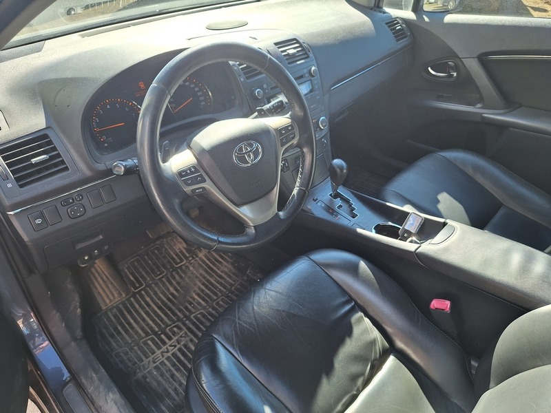 Toyota Avensis vaihtoauto