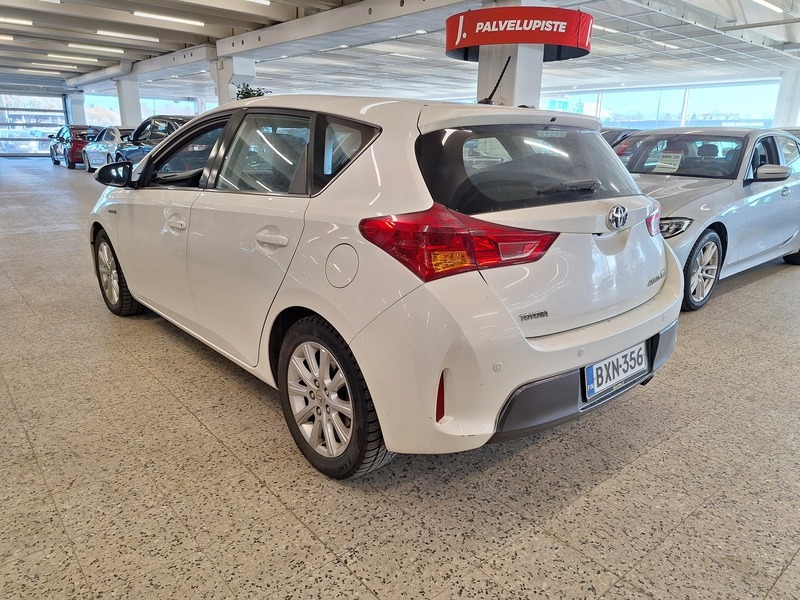 Toyota Auris vaihtoauto