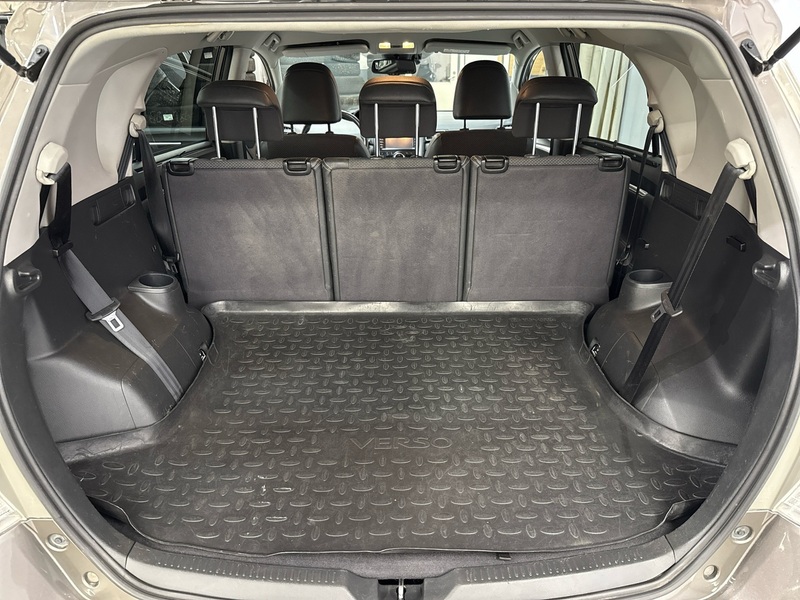 Toyota Verso vaihtoauto