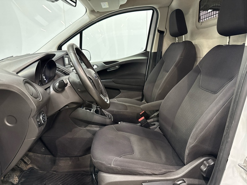 Ford Transit Courier vaihtoauto