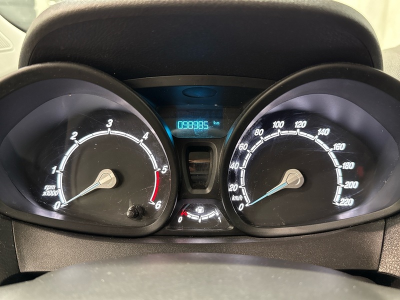 Ford Transit Courier vaihtoauto