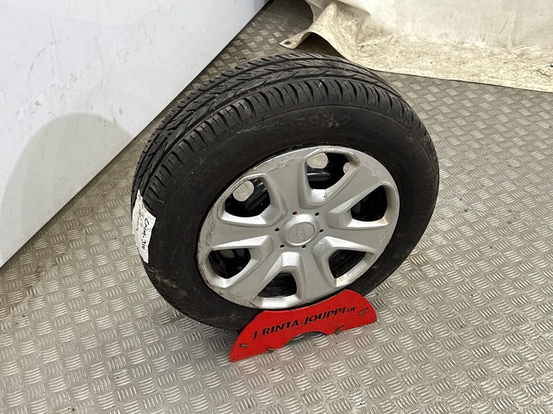 Ford Transit Courier vaihtoauto