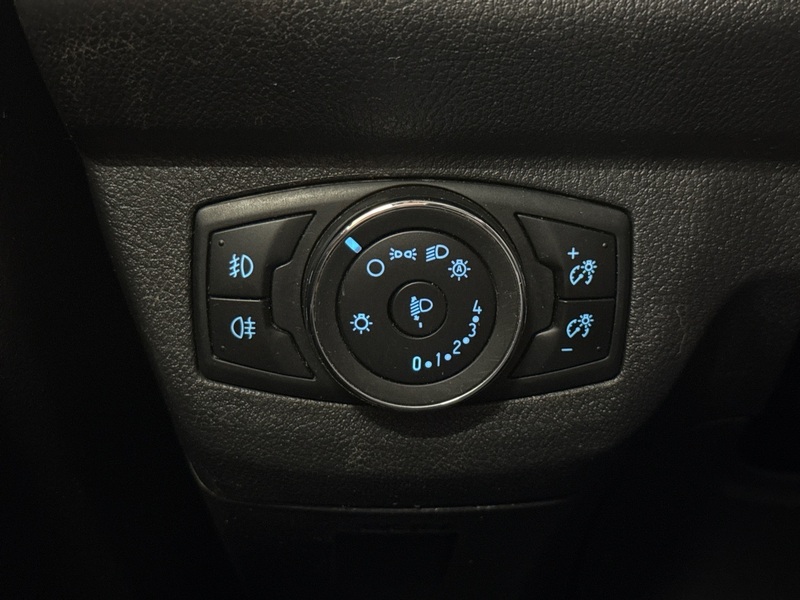 Ford Transit Courier vaihtoauto