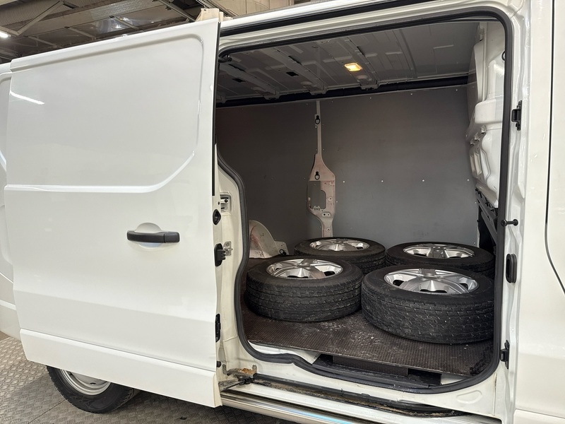 Nissan NV300 vaihtoauto