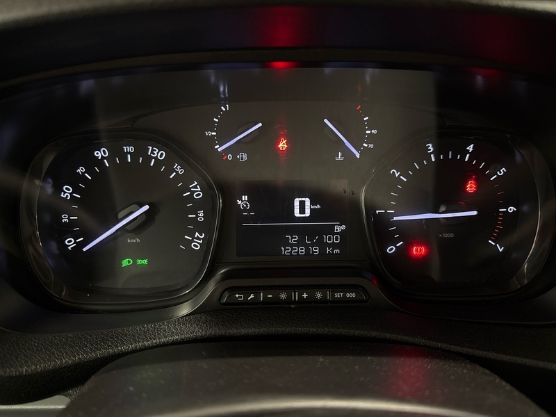 Opel Vivaro vaihtoauto