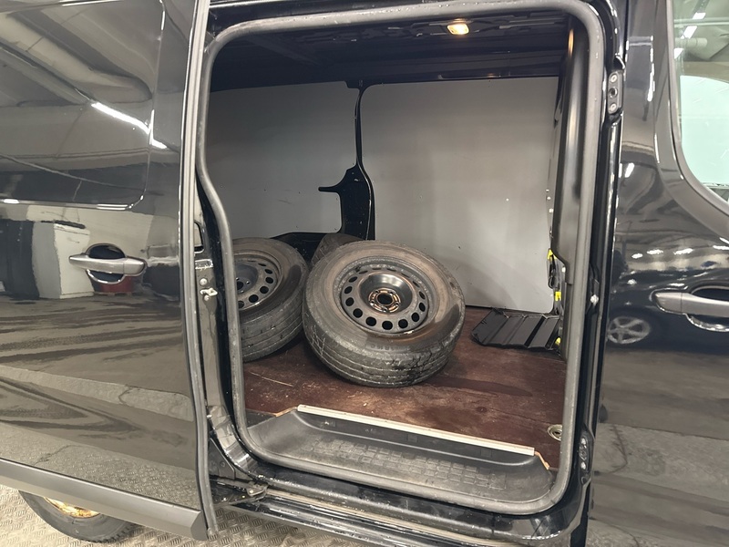 Opel Vivaro vaihtoauto