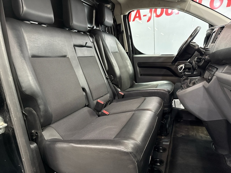 Opel Vivaro vaihtoauto